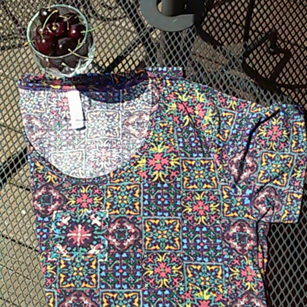 Lularoe IRMA Short Sleeve